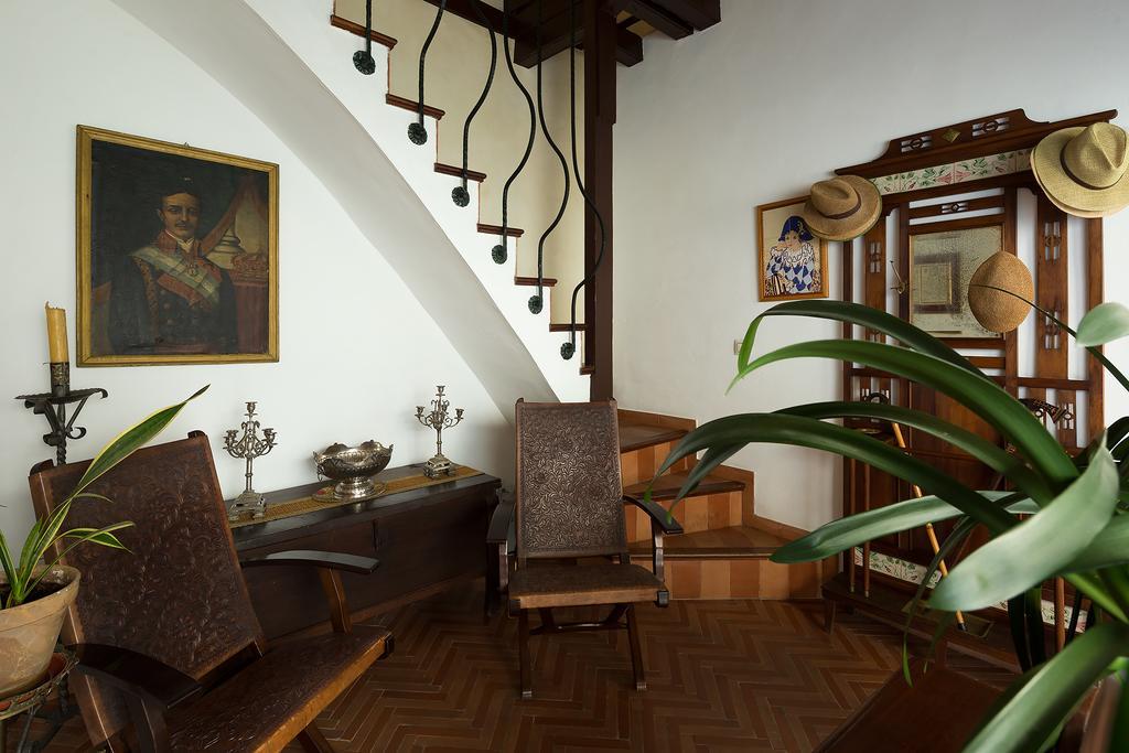 Holi-rent Historic House Next To The Alcazar Séville